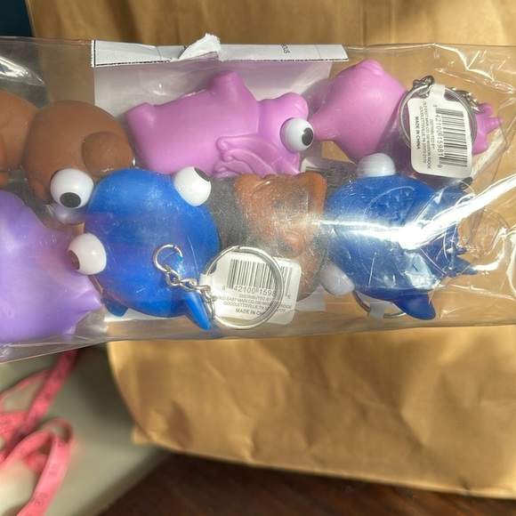 Bag full of squishy keychains - Picture 2 of 2